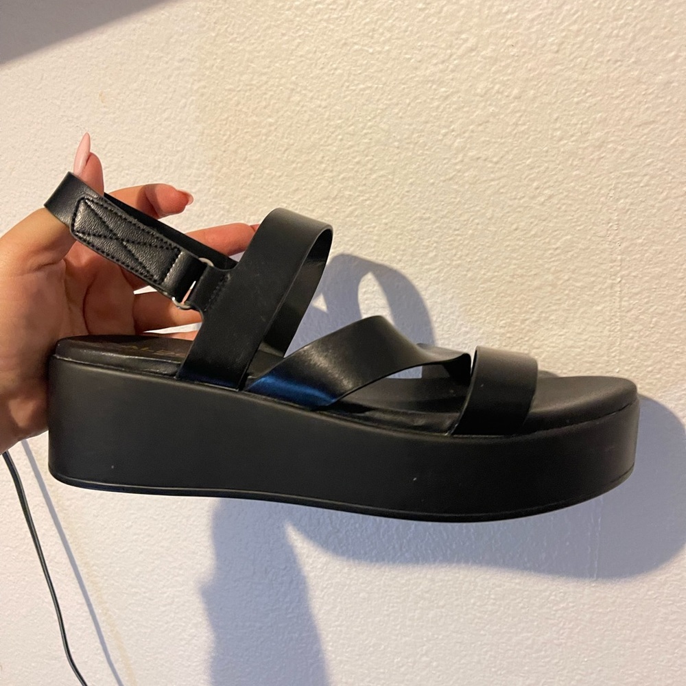 Platform sandals